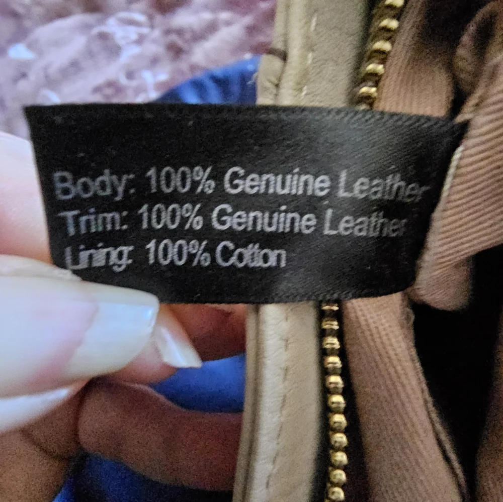 G.I.L.I Leather Purse